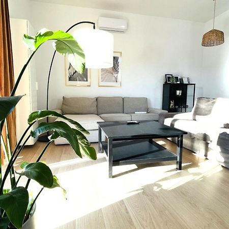 House Flow, 3 Room, Free 2 Parking ブラチスラヴァ エクステリア 写真