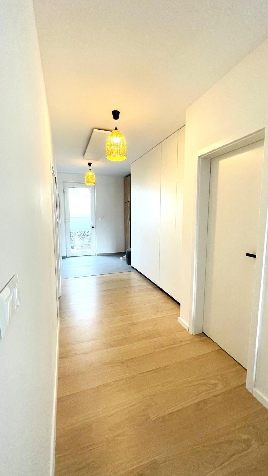 House Flow, 3 Room, Free 2 Parking ブラチスラヴァ エクステリア 写真