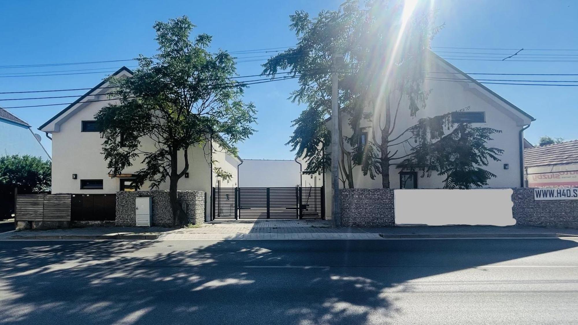 House Flow, 3 Room, Free 2 Parking ブラチスラヴァ エクステリア 写真