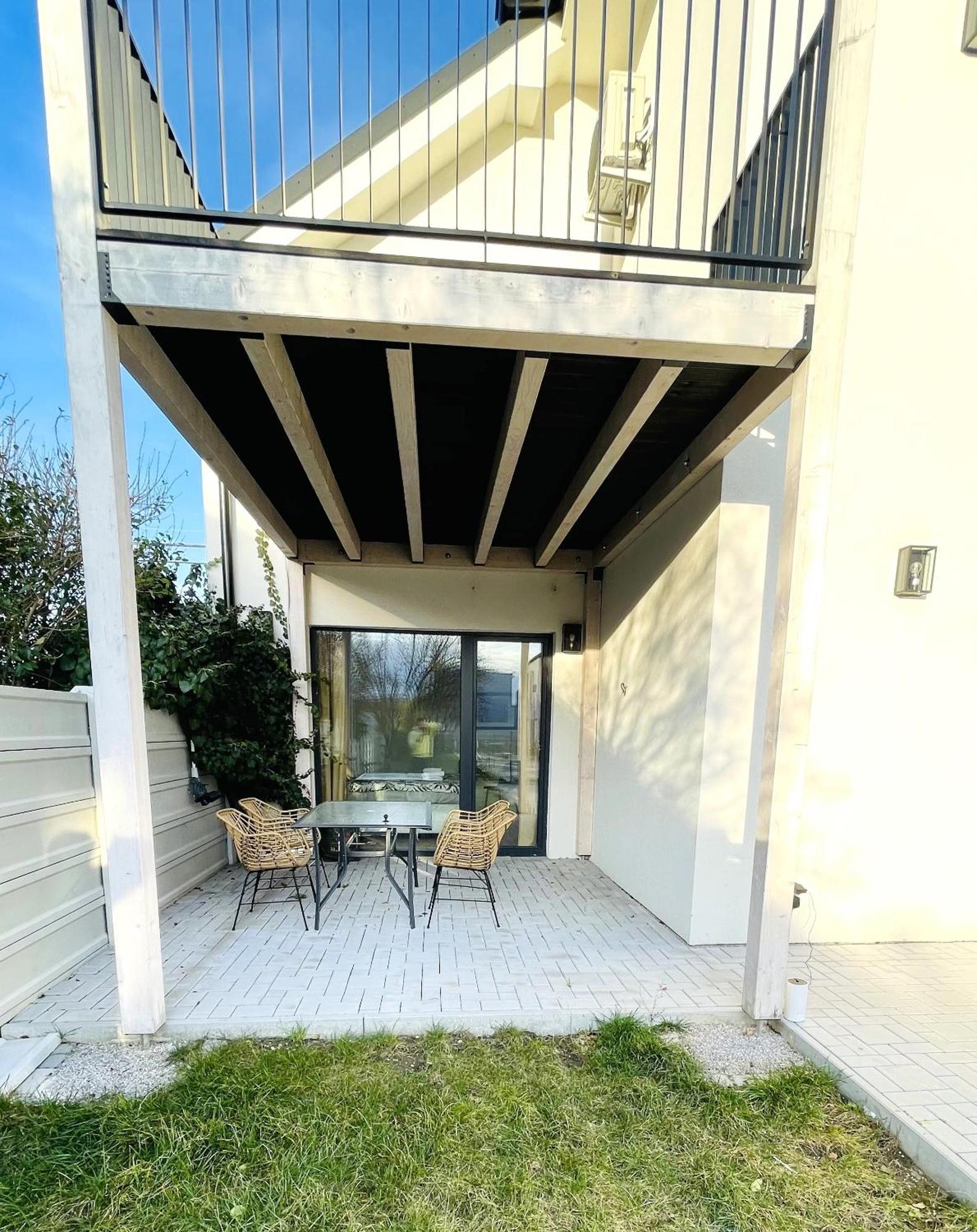 House Flow, 3 Room, Free 2 Parking ブラチスラヴァ エクステリア 写真