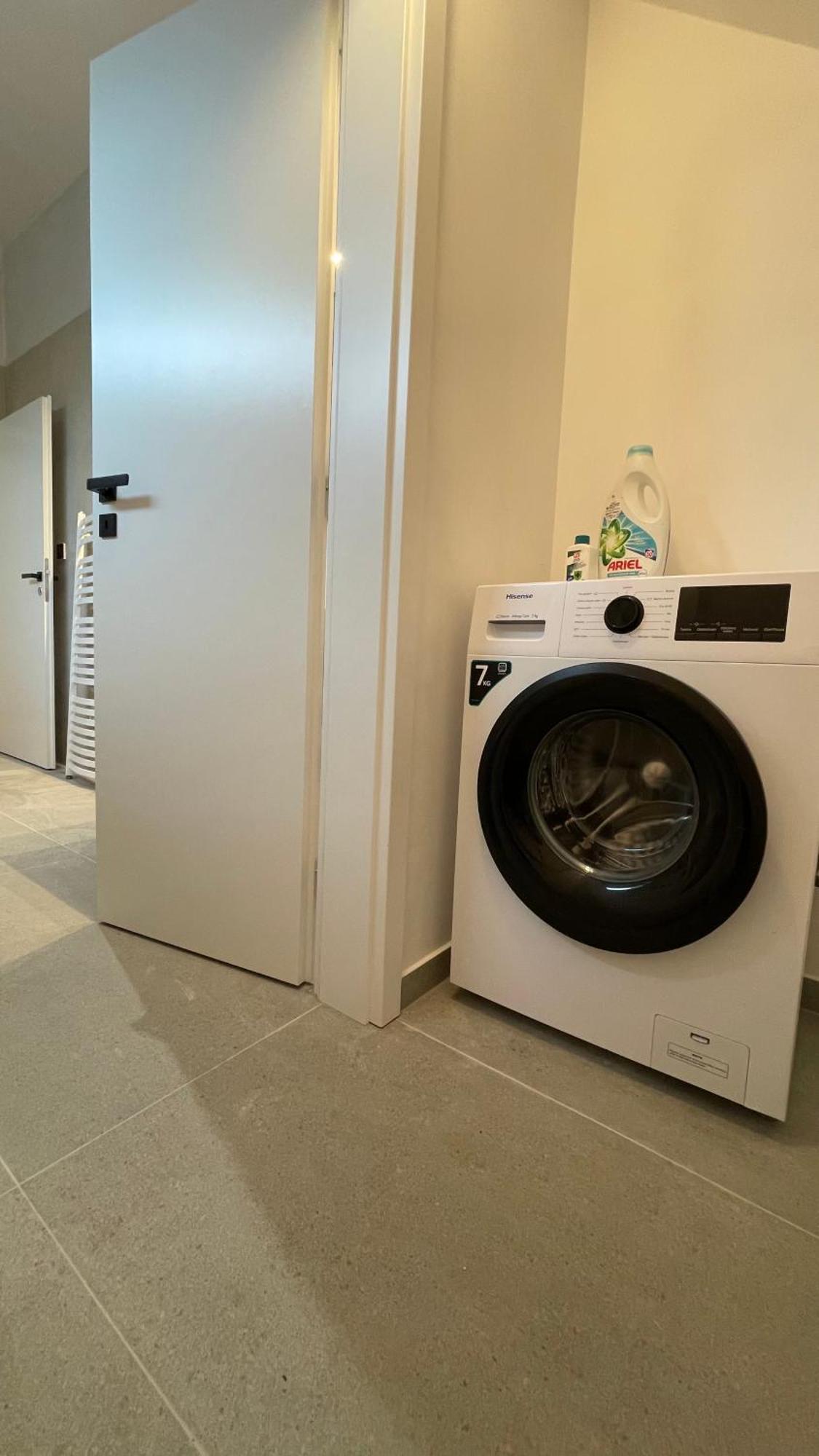 House Flow, 3 Room, Free 2 Parking ブラチスラヴァ エクステリア 写真