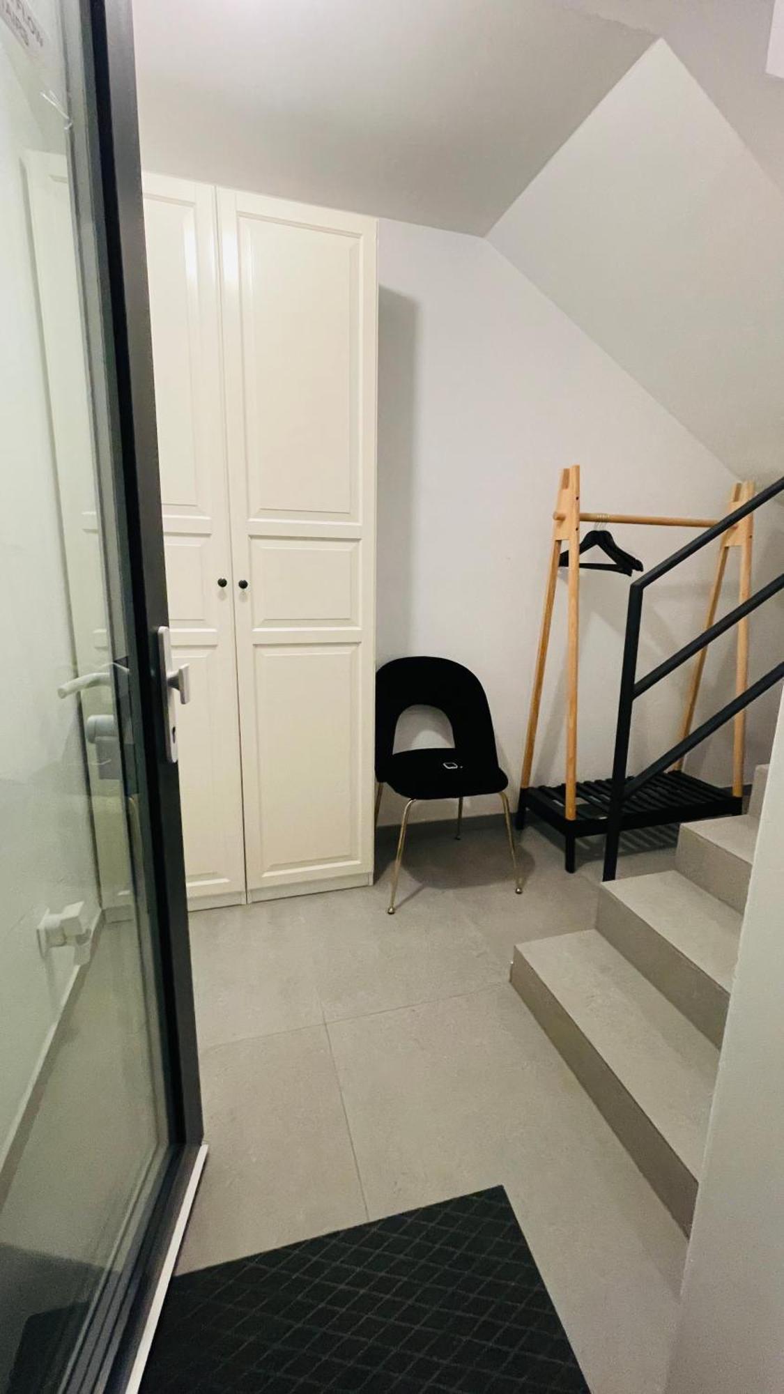 House Flow, 3 Room, Free 2 Parking ブラチスラヴァ エクステリア 写真
