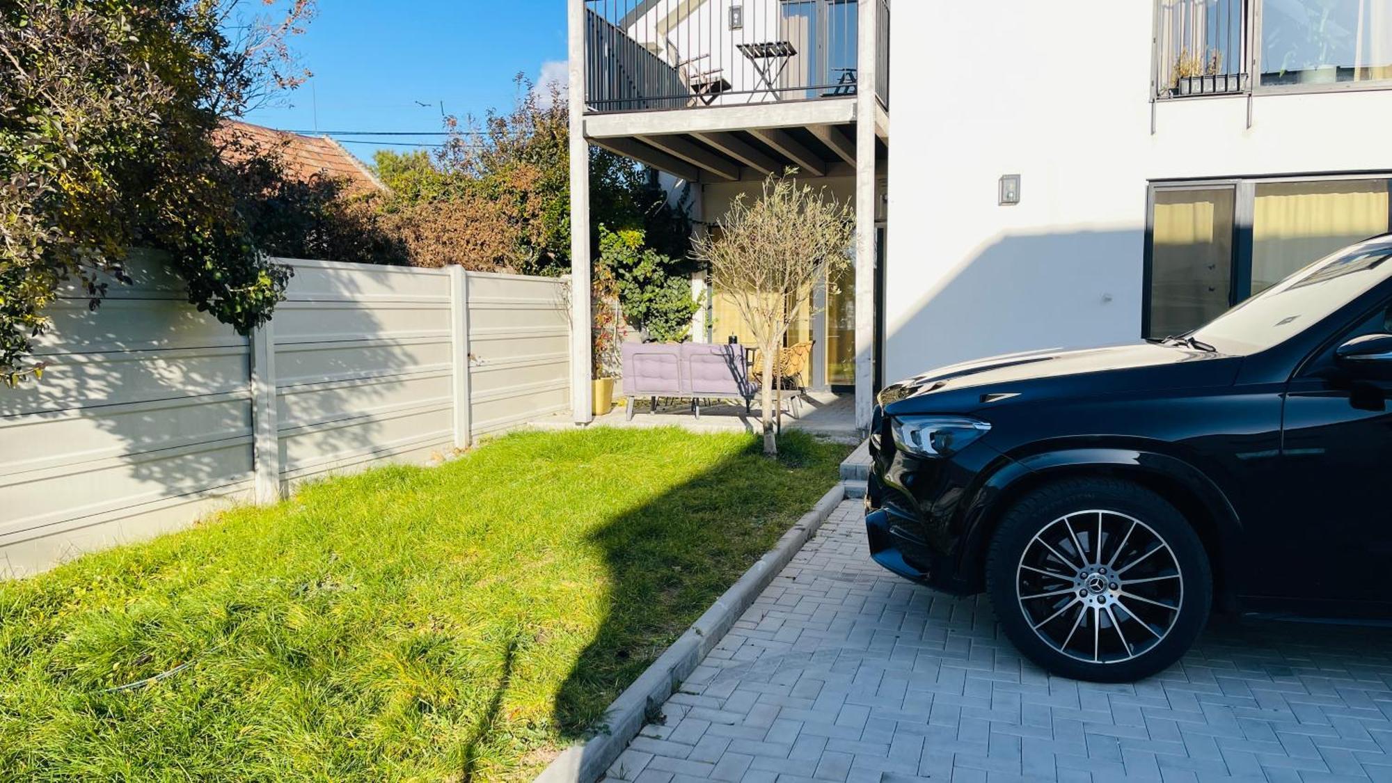 House Flow, 3 Room, Free 2 Parking ブラチスラヴァ エクステリア 写真