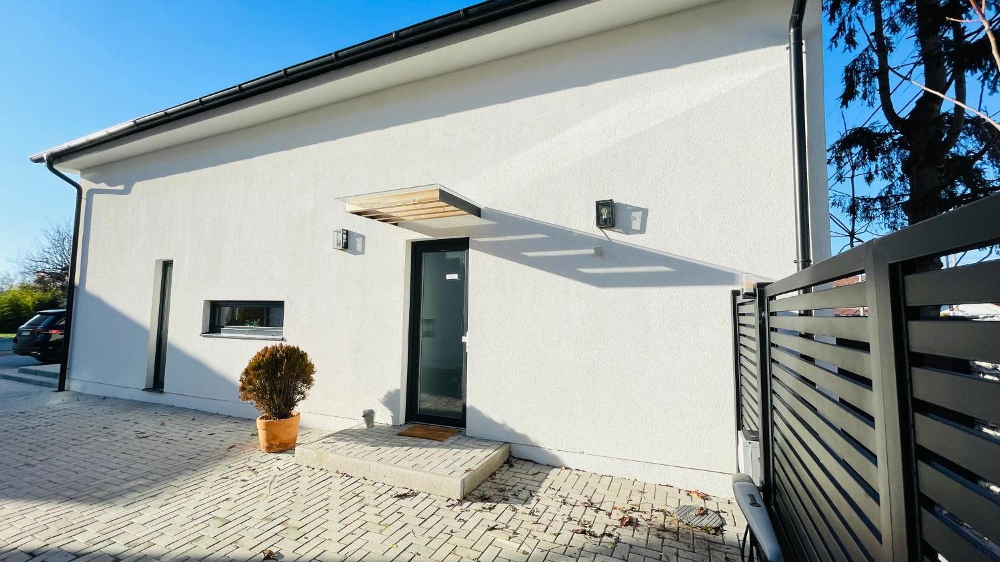 House Flow, 3 Room, Free 2 Parking ブラチスラヴァ エクステリア 写真
