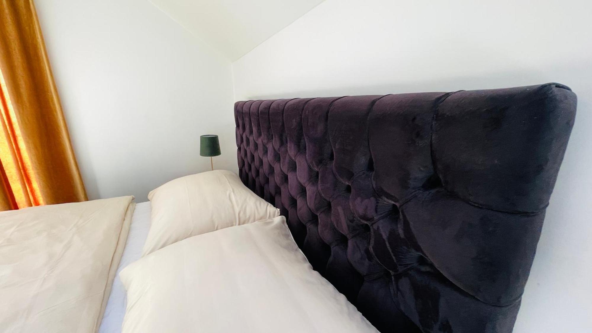 House Flow, 3 Room, Free 2 Parking ブラチスラヴァ エクステリア 写真