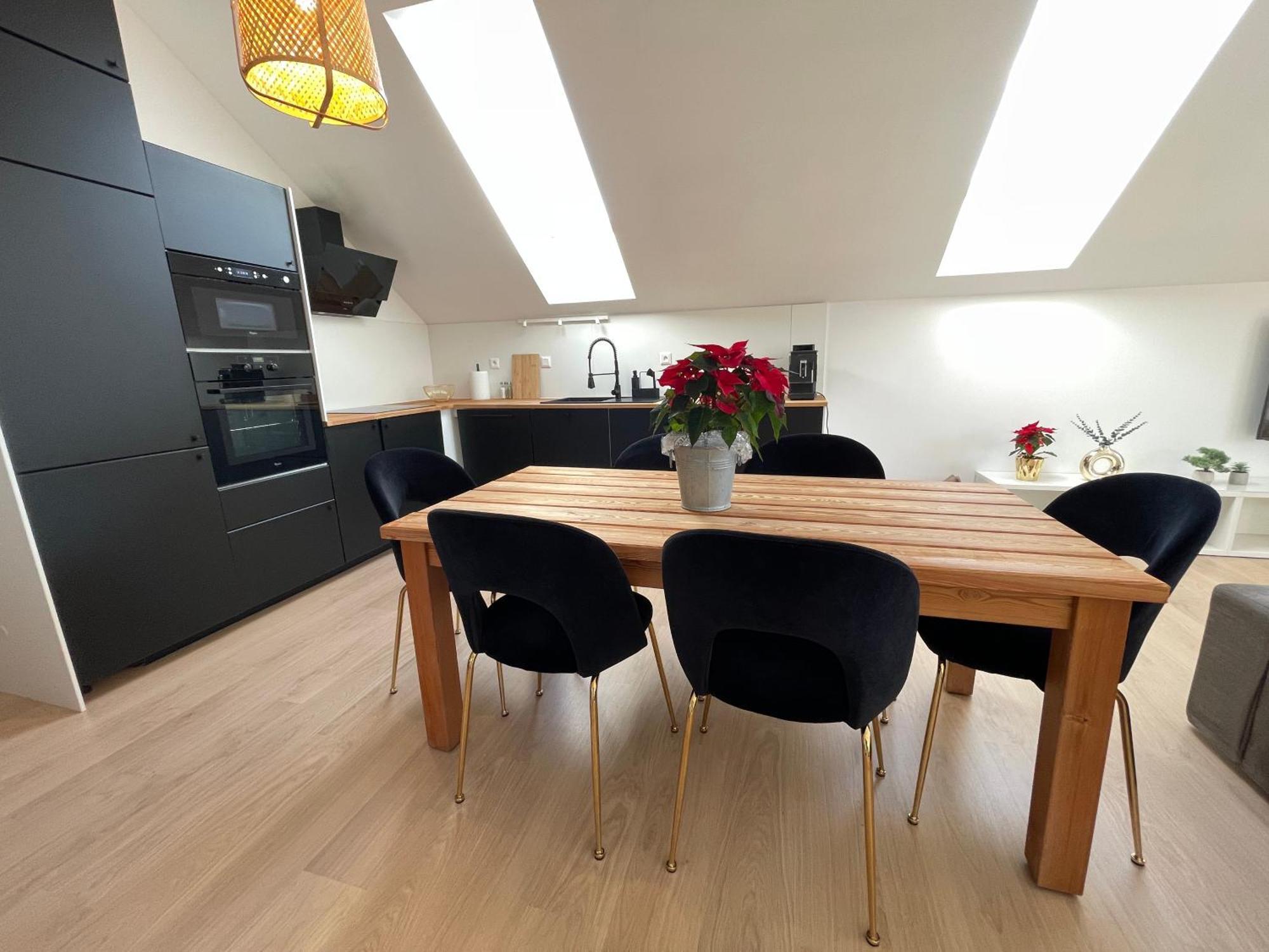House Flow, 3 Room, Free 2 Parking ブラチスラヴァ エクステリア 写真