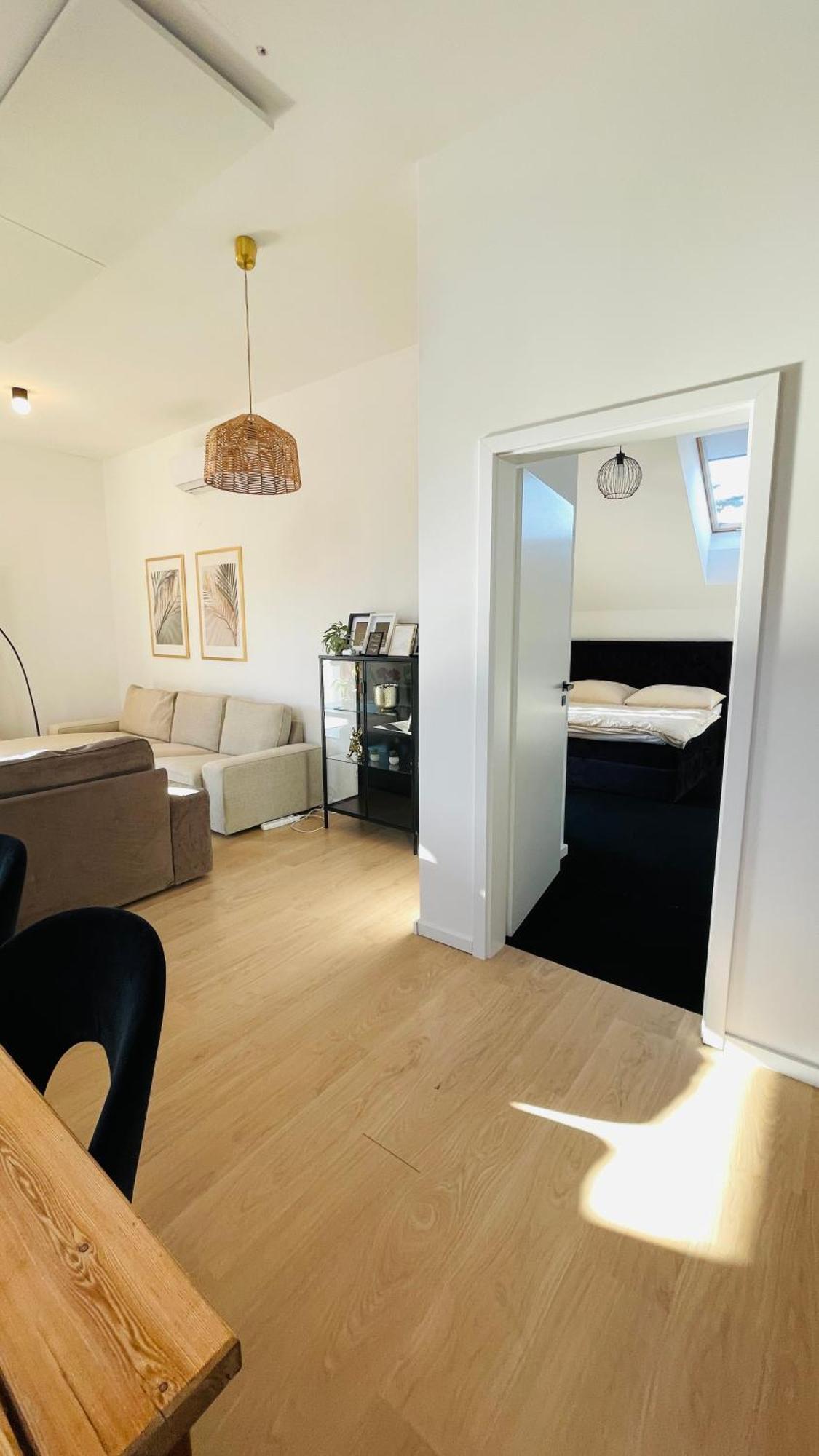 House Flow, 3 Room, Free 2 Parking ブラチスラヴァ エクステリア 写真