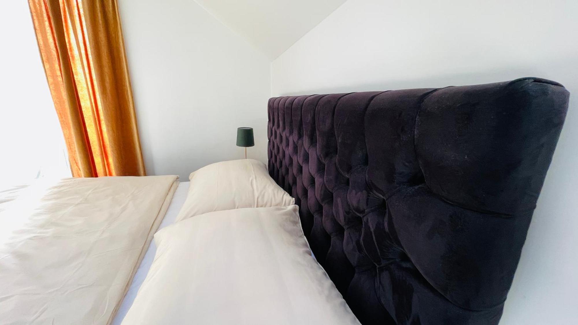 House Flow, 3 Room, Free 2 Parking ブラチスラヴァ エクステリア 写真