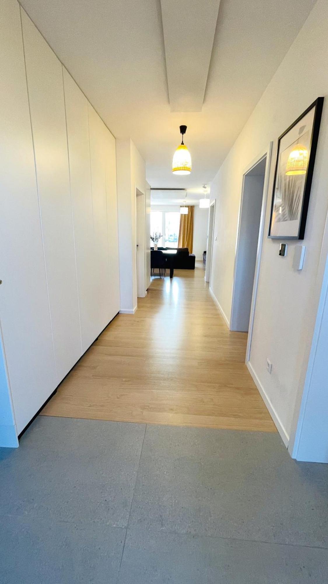 House Flow, 3 Room, Free 2 Parking ブラチスラヴァ エクステリア 写真