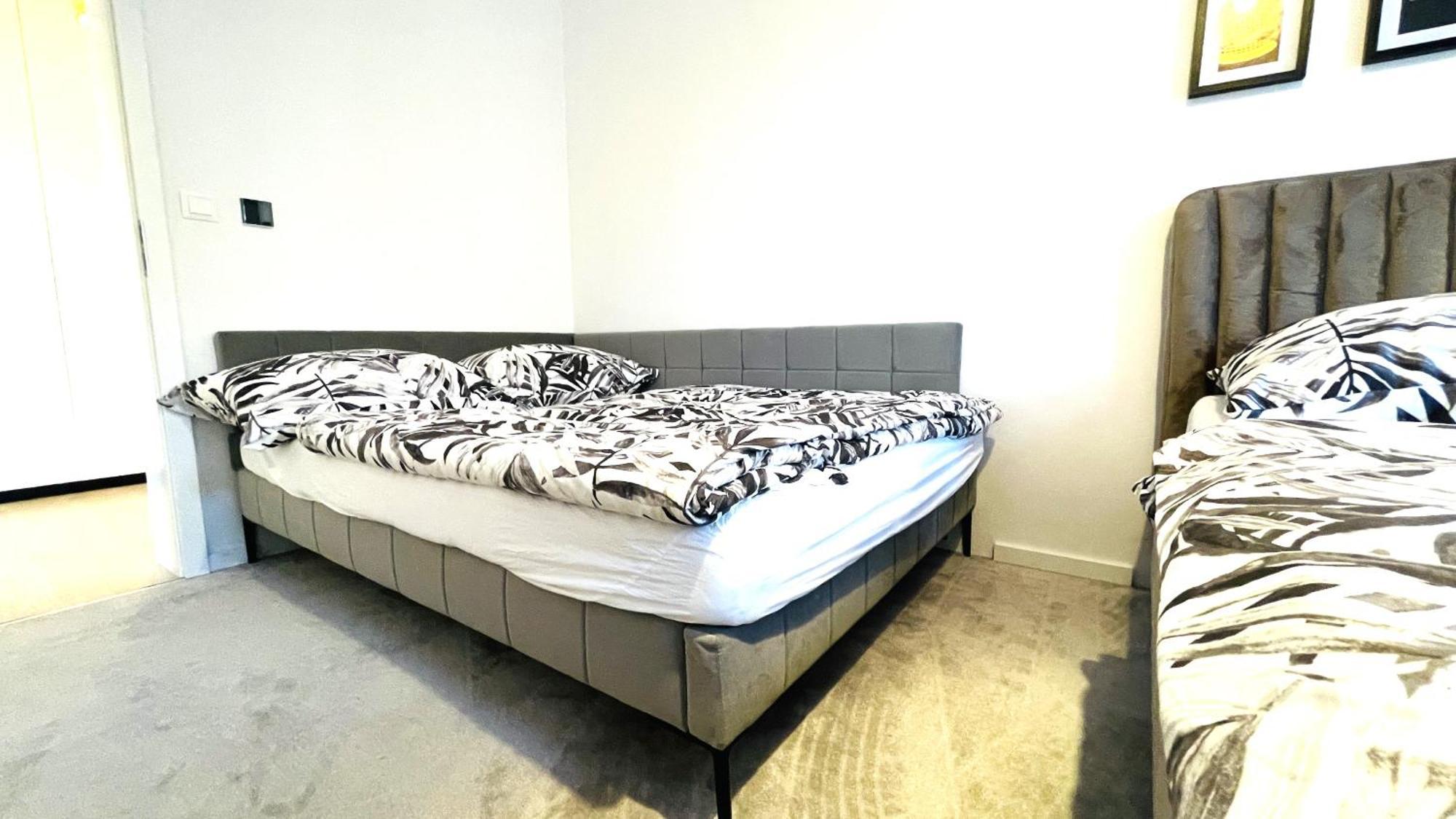 House Flow, 3 Room, Free 2 Parking ブラチスラヴァ エクステリア 写真