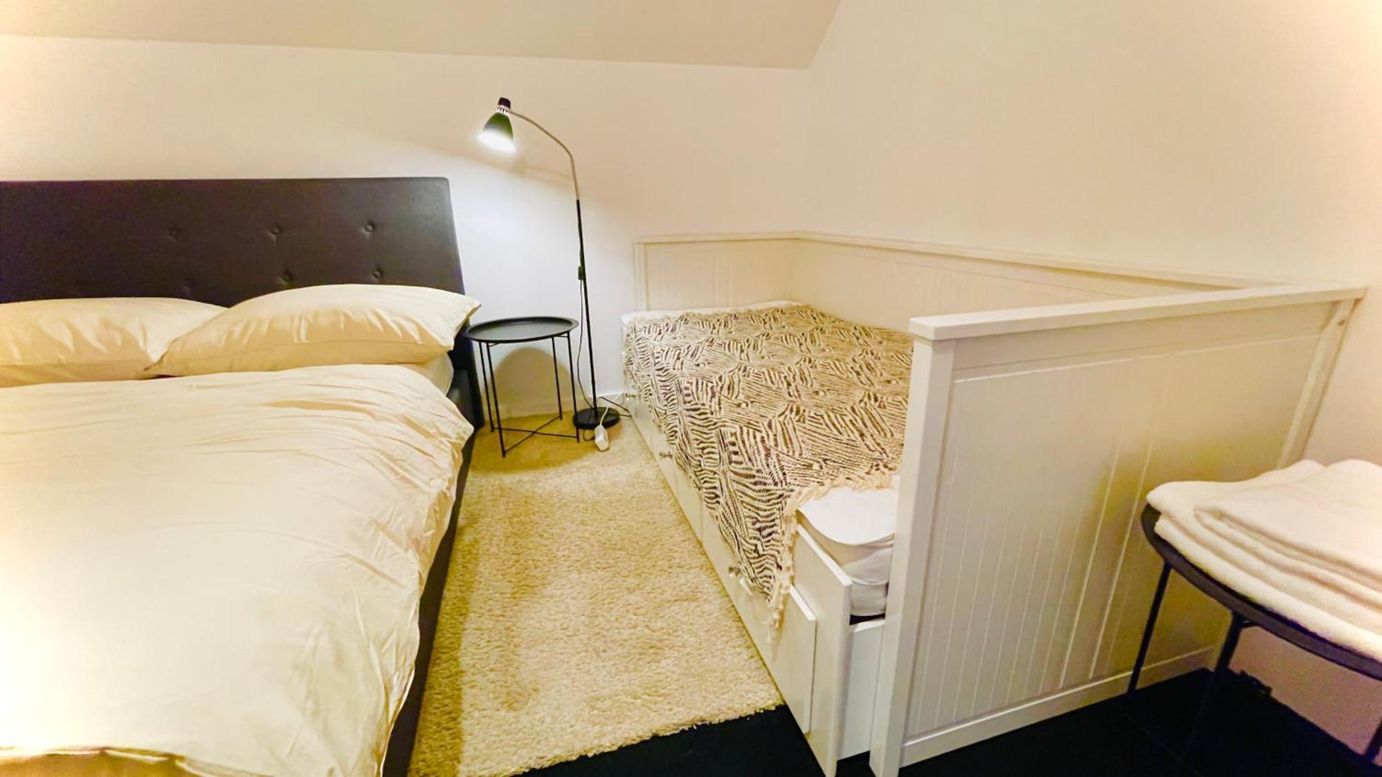 House Flow, 3 Room, Free 2 Parking ブラチスラヴァ エクステリア 写真